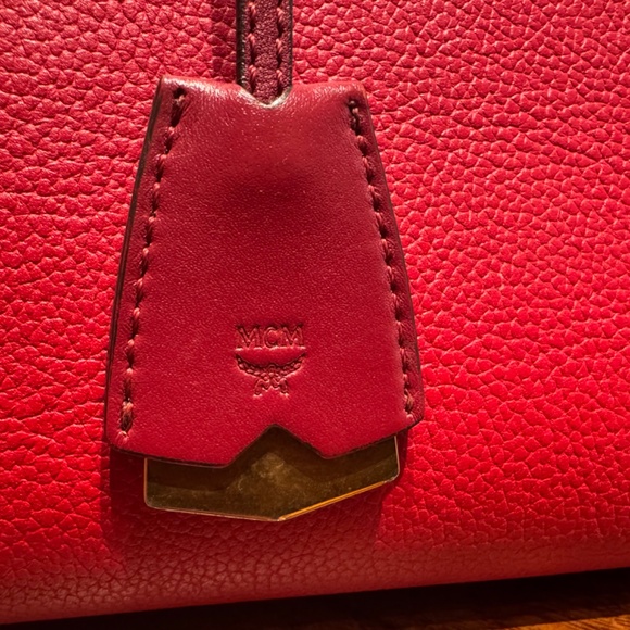 MCM Milla 2-way Red Leather Bag with shoulder strap and top handle - Picture 6 of 16